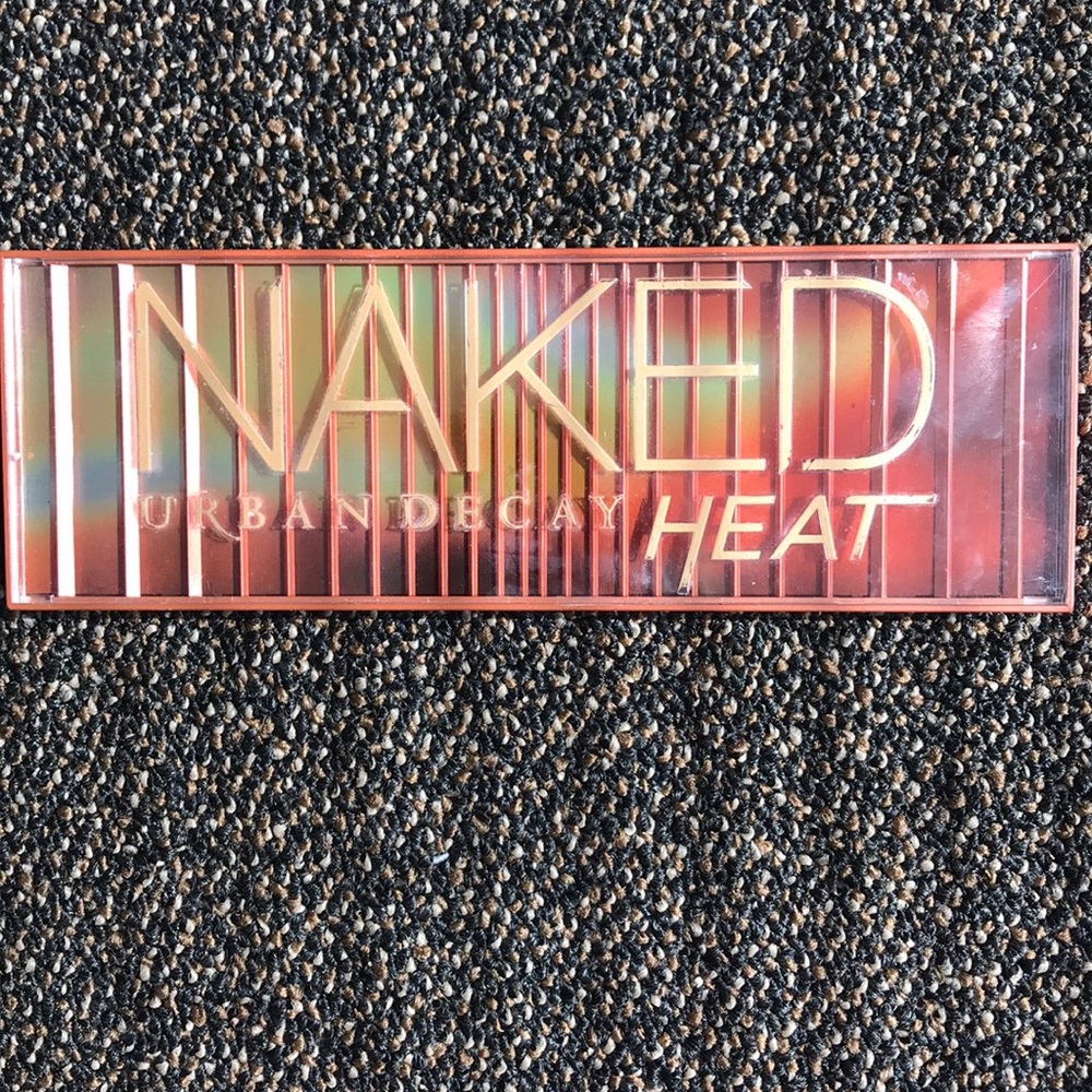 Urban Decay NAKED HEAT eyeshadow palette